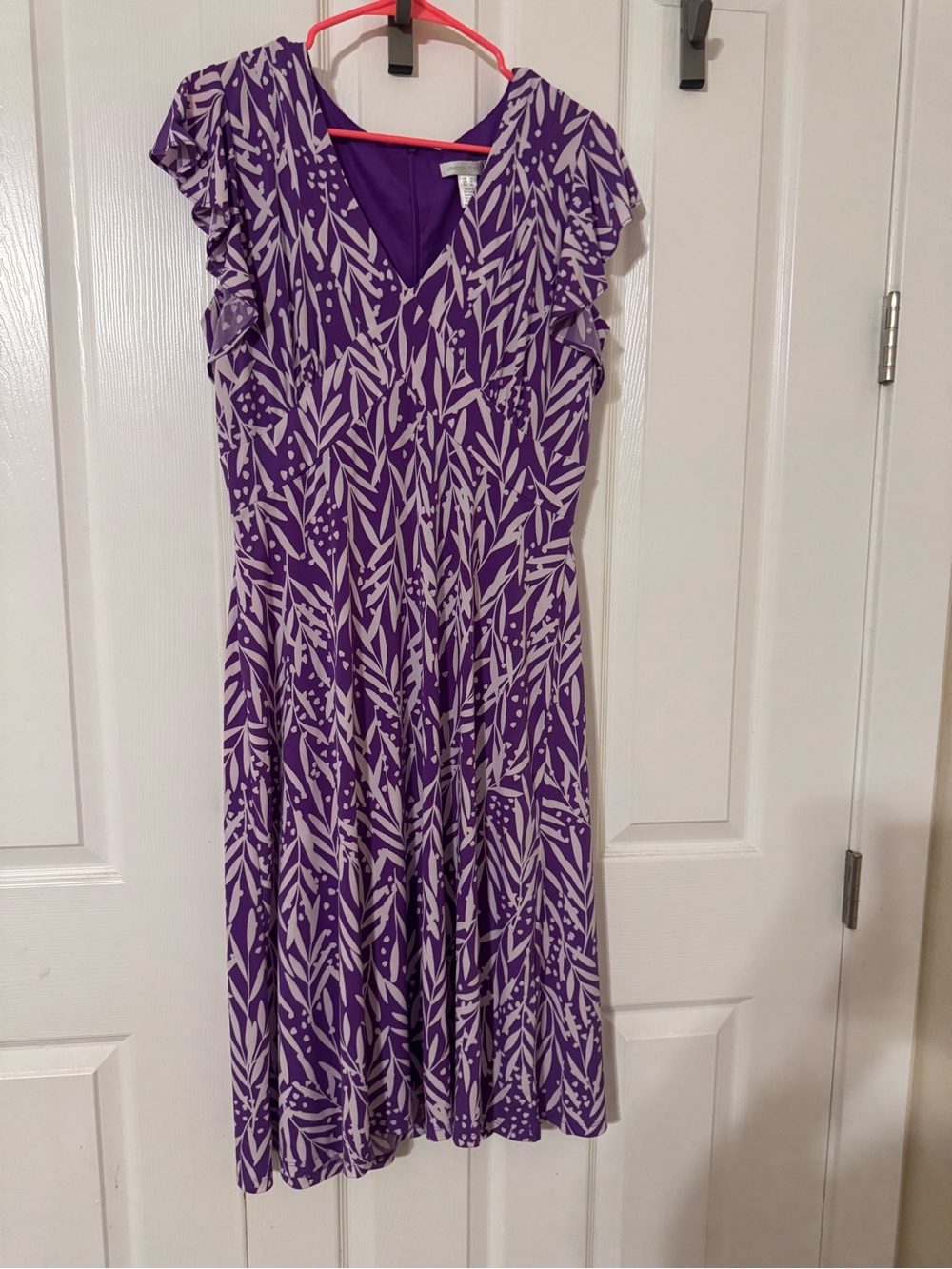 London Times Purple and White Printed V-Neck Midi Dress